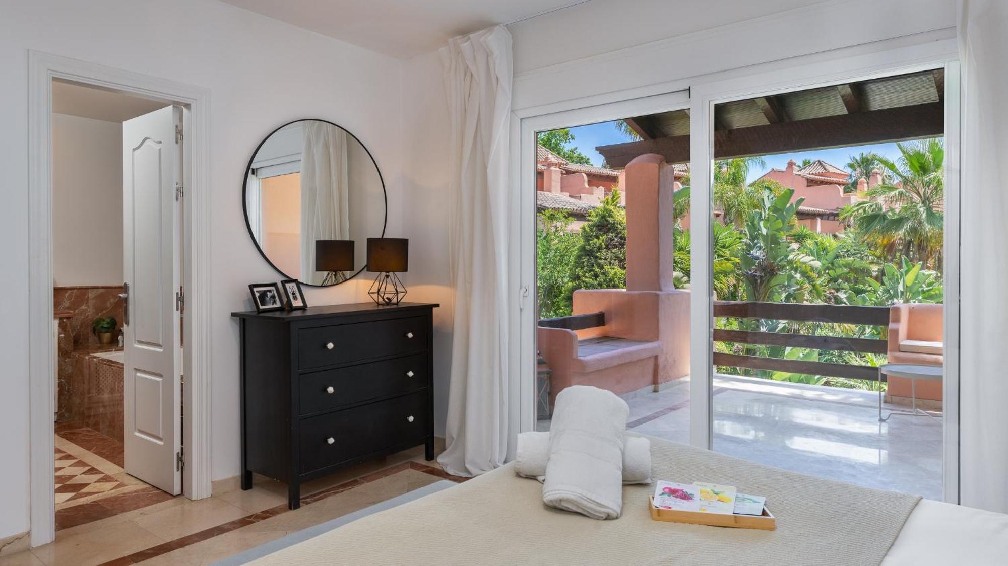 Vacation - Federer, Old Town With A Big Communal Pool And Andalusian Garden Сasa de vacaciones