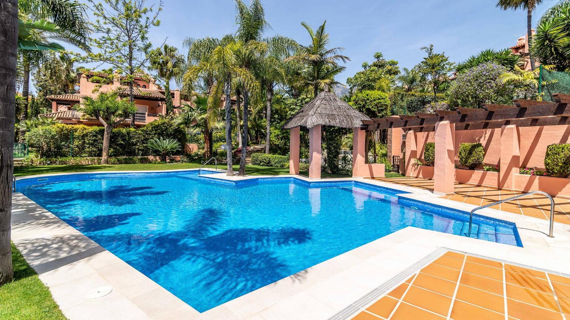 Сasa de vacaciones Vacation - Federer, Old Town With A Big Communal Pool And Andalusian Garden *
